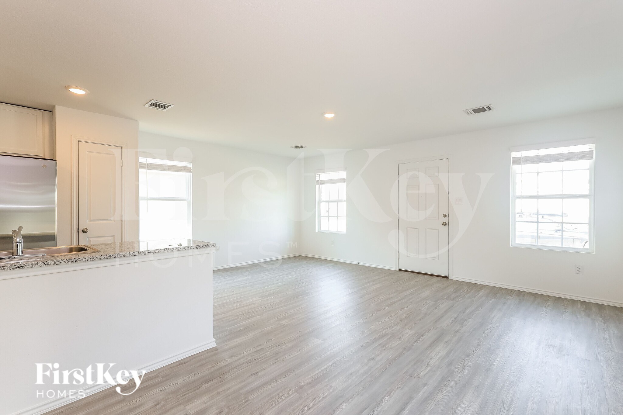 Building Photo - 8323 Piedra Medina