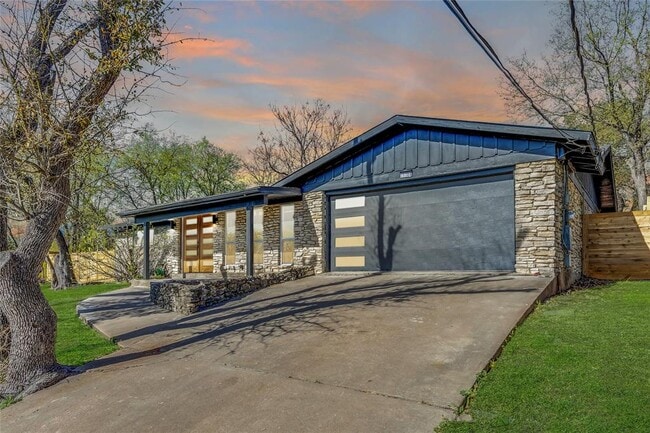 Primary Photo - 11704 Indianhead Dr