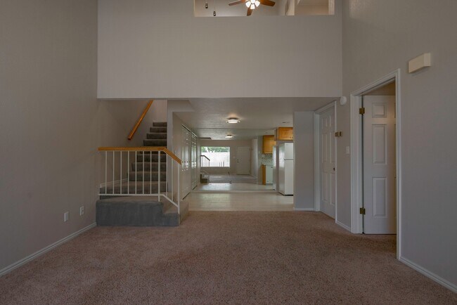 Building Photo - 2 Bedroom & 2 Bath Available in St. George!