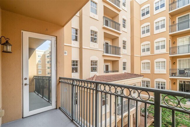 Building Photo - 1064 N Tamiami Trl