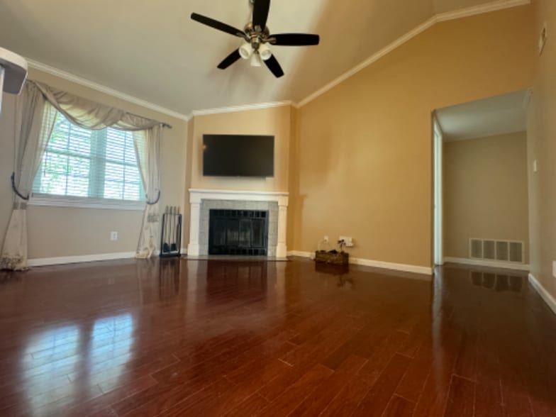 Building Photo - 1469 Bobolink Pl