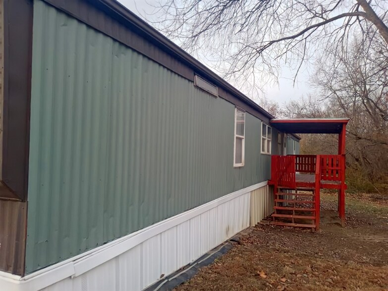 Building Photo - 777 E Yerby St