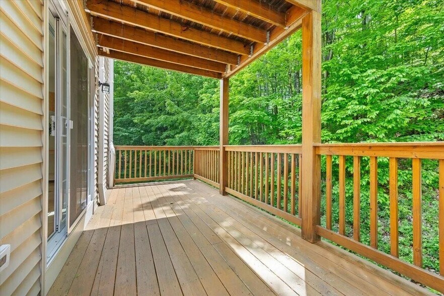 Building Photo - 14 Woodside Dr