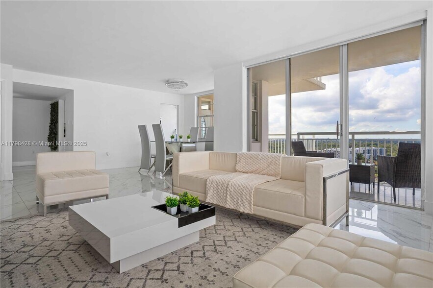 Primary Photo - 18051 Biscayne Blvd