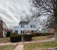 Building Photo - 130 Roydon Rd