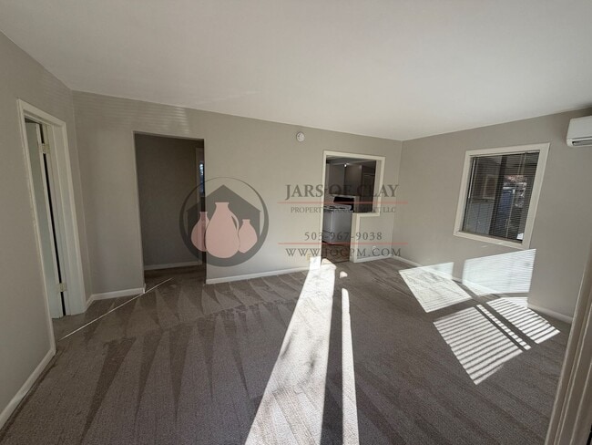 Building Photo - Single Level House- Ready to rent