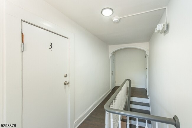 Building Photo - 54 Spruce St