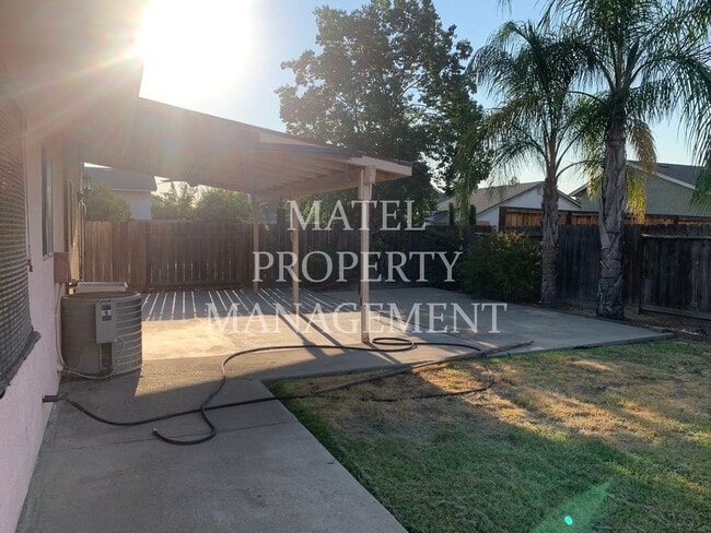 Building Photo - Move in Special see AD