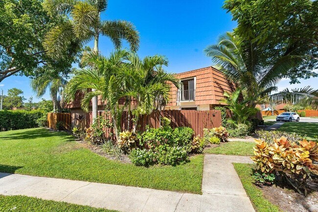 Building Photo - 1765 San Jose Dr