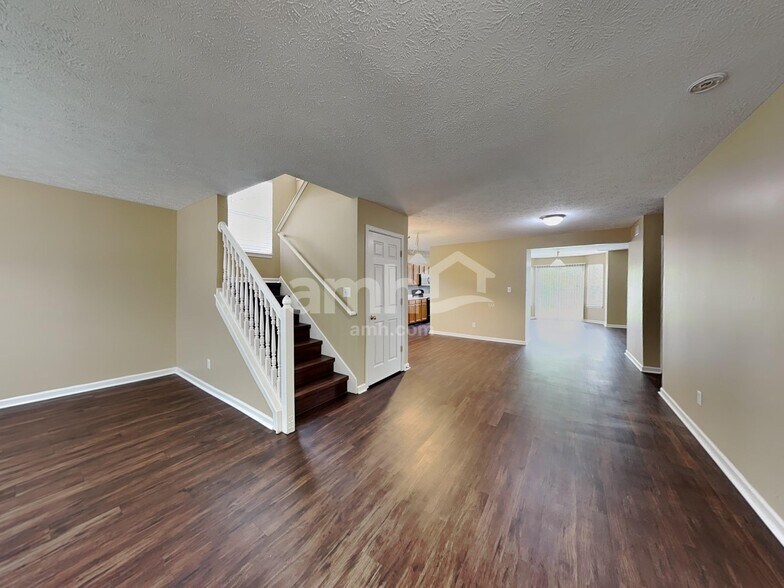 Building Photo - 2493 Monarchy Ln