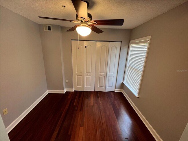 Building Photo - 2035 Dixie Belle Dr