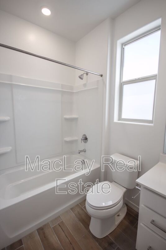 Building Photo - 21326 W Roanoke Ave