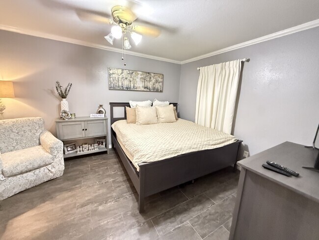 Building Photo - 18800 Egret Bay Blvd