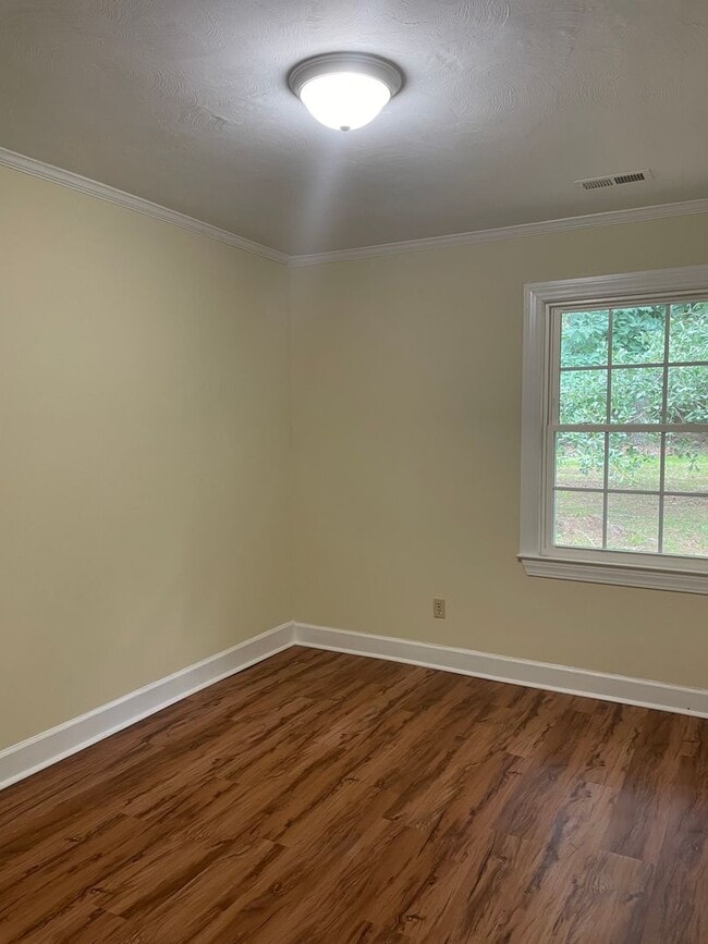 Building Photo - 308 Briarwood Ln
