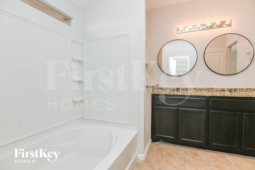 Building Photo - 10117 Clemmons Rd