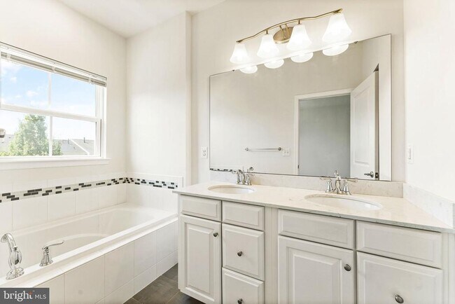 Building Photo - 41715 McMonagle Square