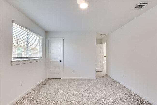 Building Photo - 2321 Bravo Pass