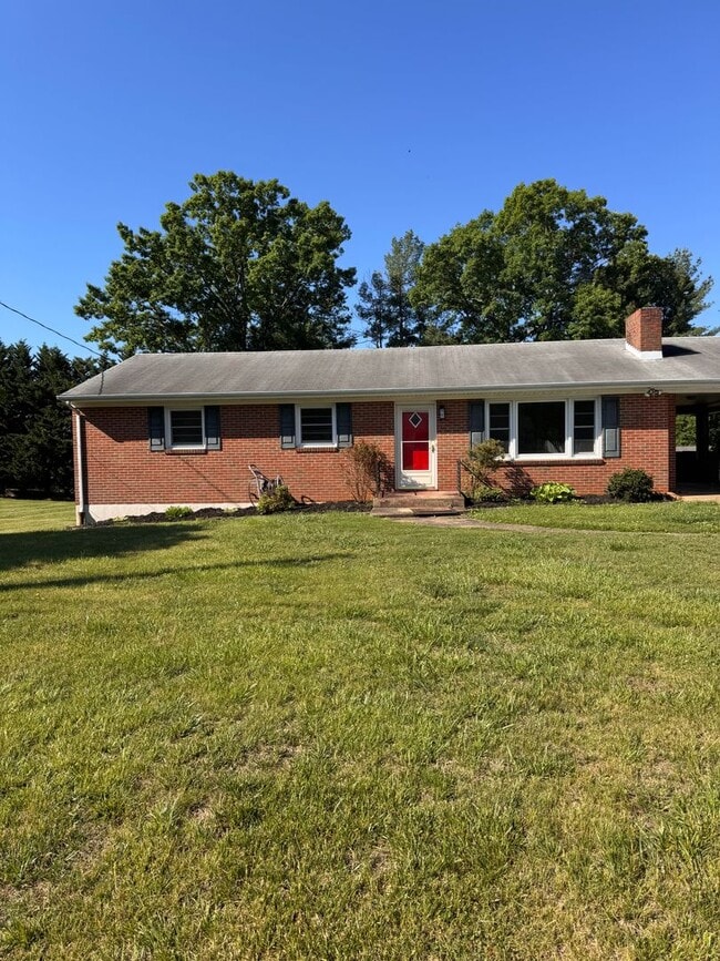 Building Photo - 104 Tanzalon Dr