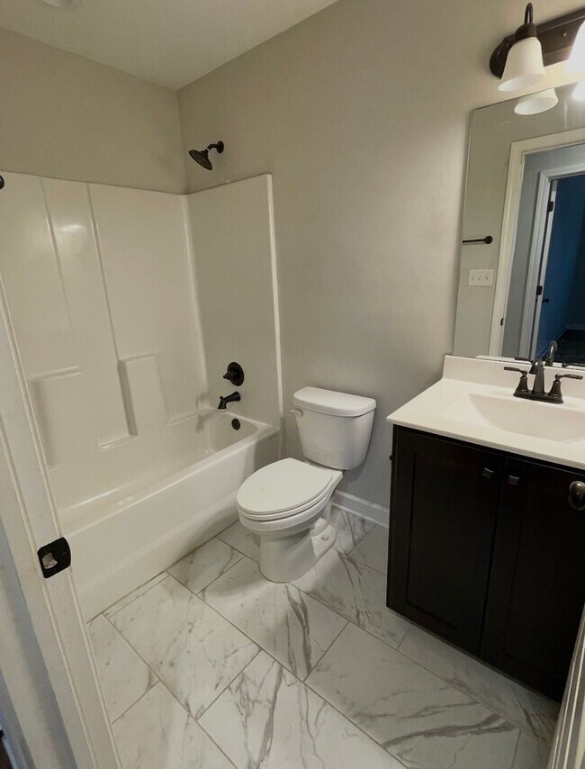 Building Photo - South Cherry Tree 509