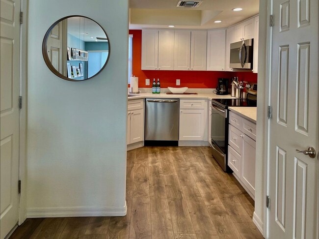 Building Photo - Furnished Modern Living at The Greens