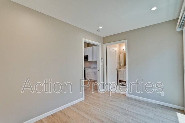 Building Photo - 370 Camille Ct