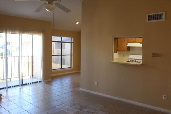 Building Photo - 16111 Aspenglen Dr