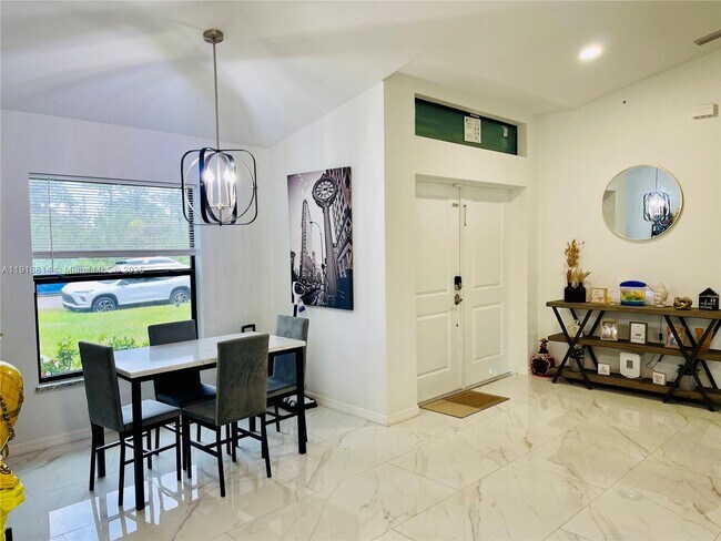 Building Photo - 1703 Edison Ave