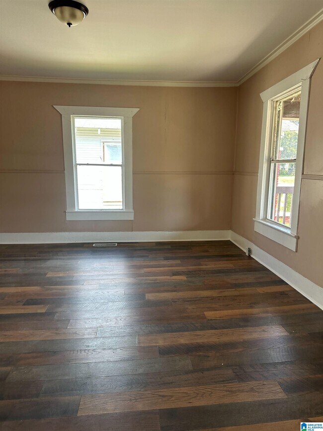 Building Photo - 1304 Avenue G