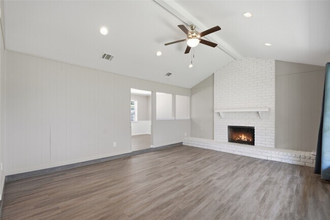 Building Photo - 6215 Autumn Arbor Dr