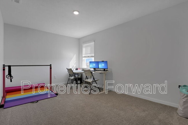 Building Photo - 11 Walnut St