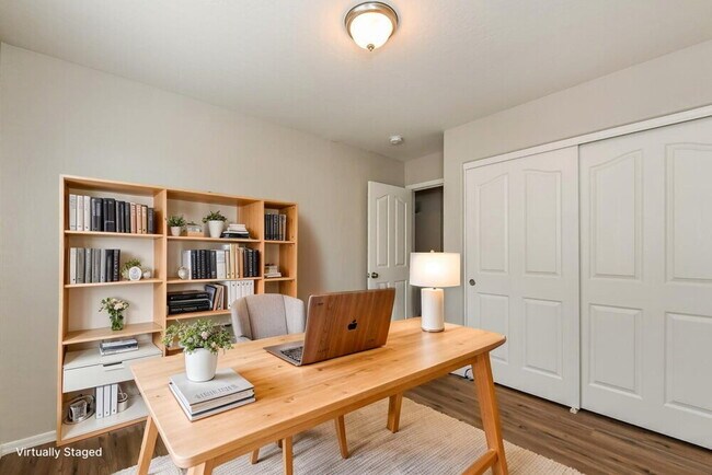Building Photo - 4045 S Kirby Ct
