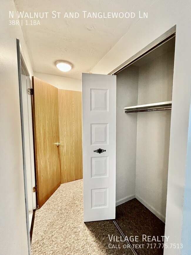 Building Photo - 492 N Walnut St