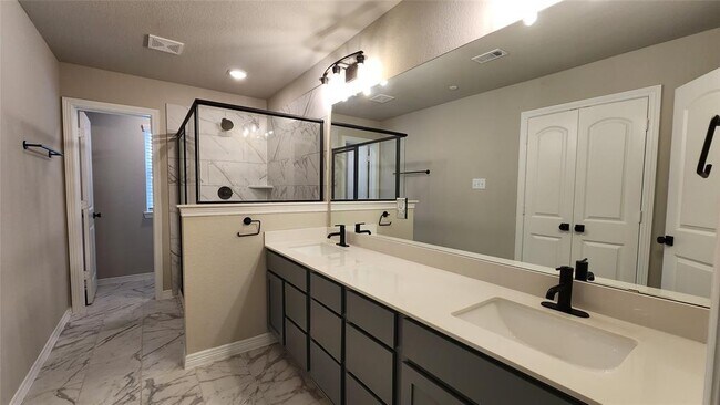 Building Photo - 8009 Scanlan Trl
