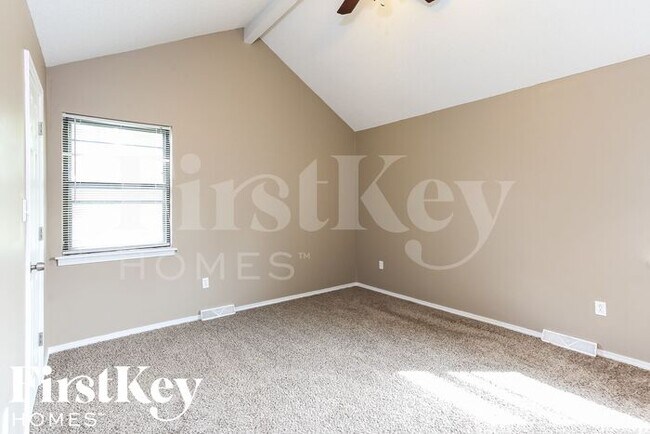 Building Photo - 1617 SE Brome Cir
