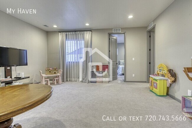 Building Photo - 17237 Parkside Dr N