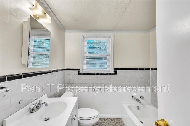 Building Photo - 1702 E.35TH St.