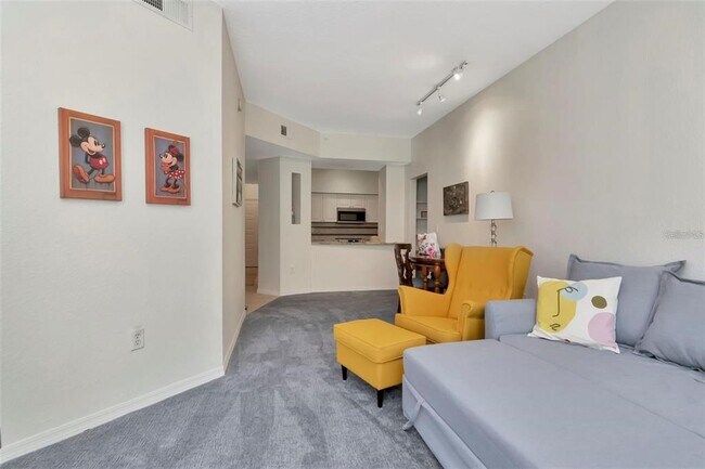 Building Photo - 504 S Armenia Ave