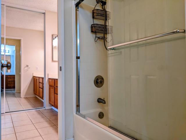Building Photo - 2 bedroom in Hercules CA 94547