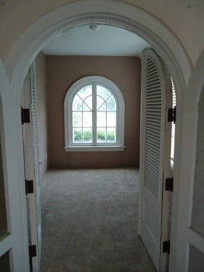 Building Photo - Coming Soon!  Historic and Gorgeous in Middletown - Spacious and Convenient!