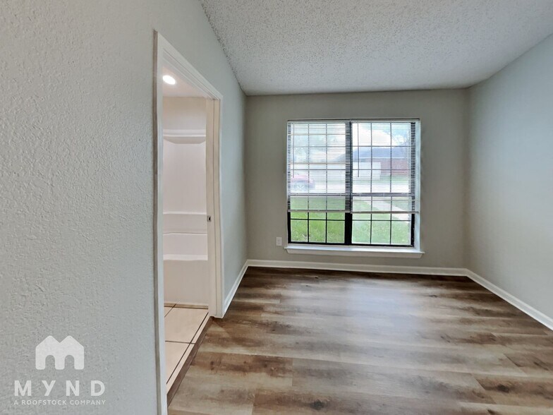 Building Photo - 156 High Pointe Ln