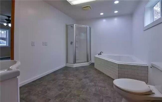 Building Photo - 3 Bedrooms, 1 Bathroom Single Family Home ...