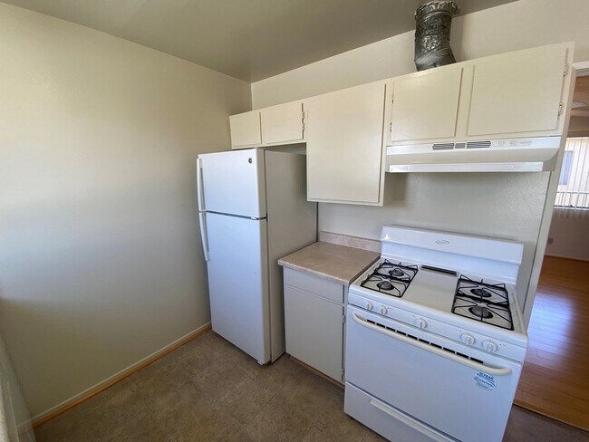 Interior Photo - 3671 Veteran Avenue,