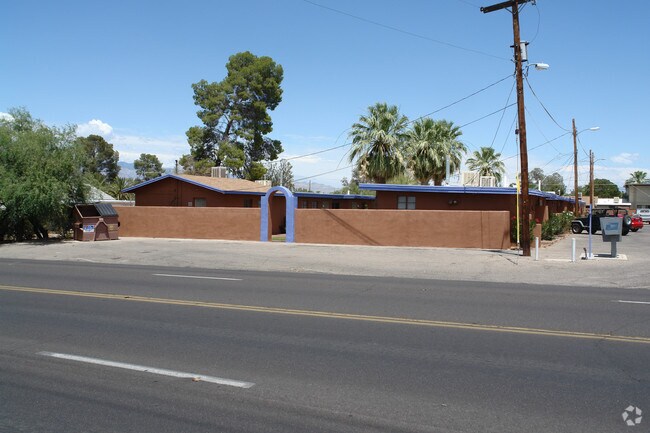 Building Photo - Casitas @ Thirteen Forty