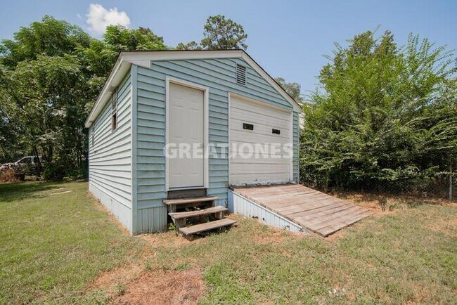Building Photo - 7268 Fontana Dr