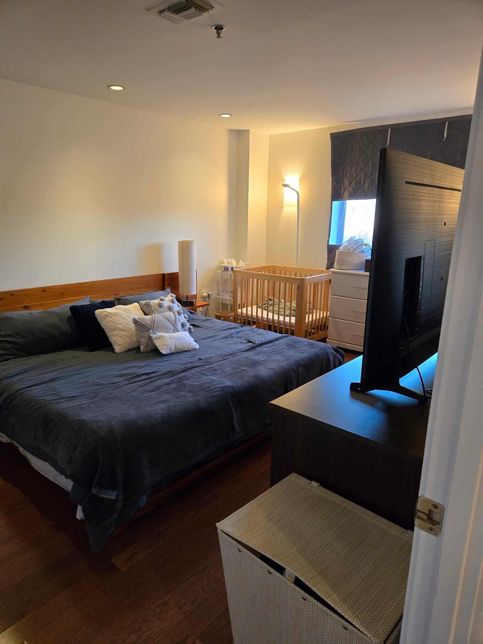 Building Photo - 193 Oak St