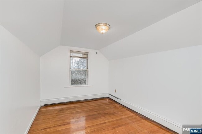 Building Photo - 57 Clinton Pl