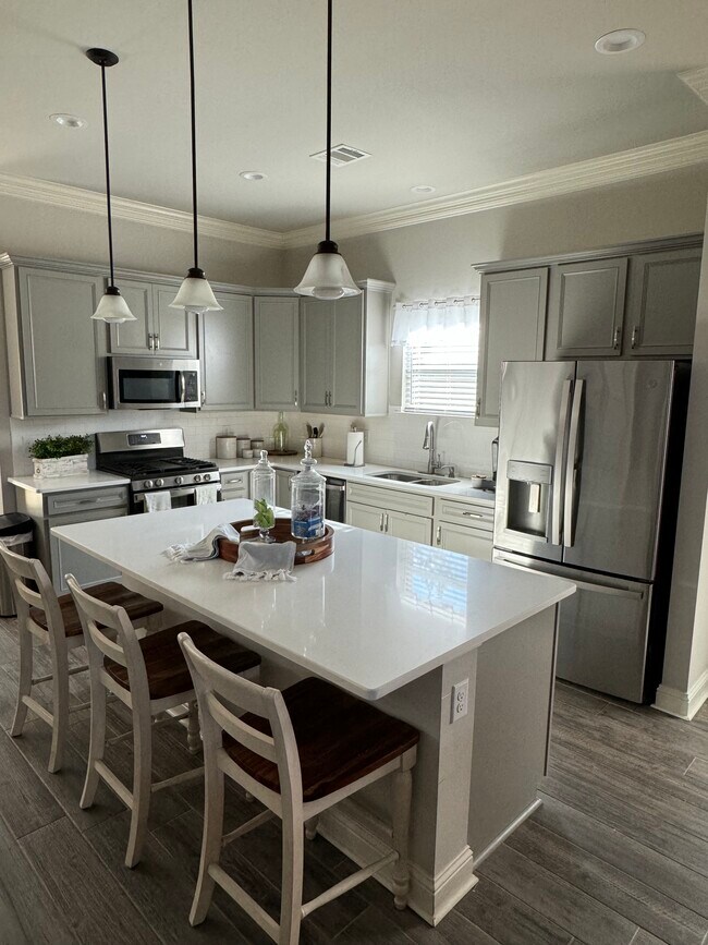 Building Photo - 296 Pilatus Dr