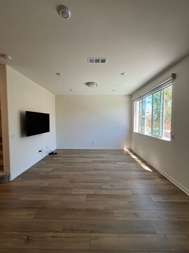 Building Photo - 54 Harmony Dr