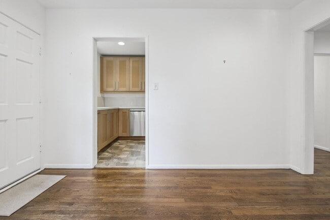 Building Photo - 1032 19th St