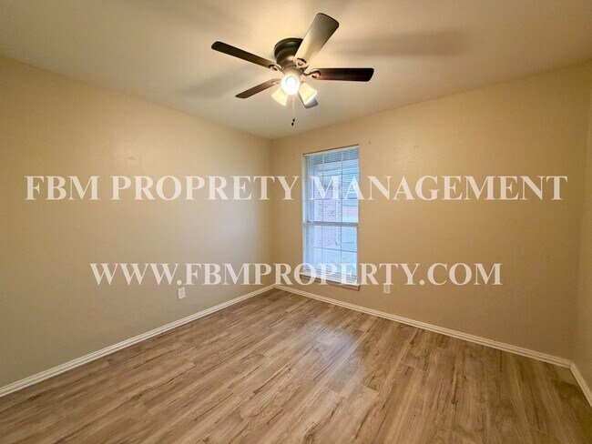 Building Photo - 3008 View Ln